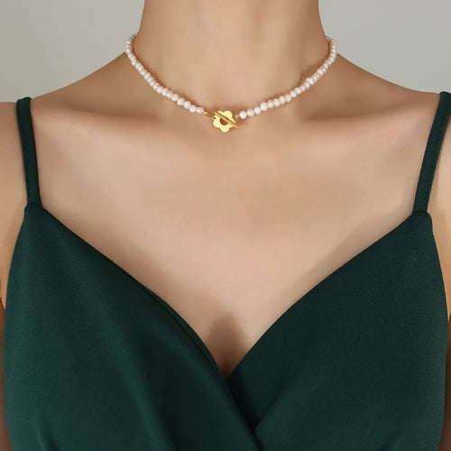 Elegant Freshwater Pearl Flower Necklace