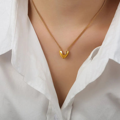Elegant Heart-Shaped Pendant Necklace