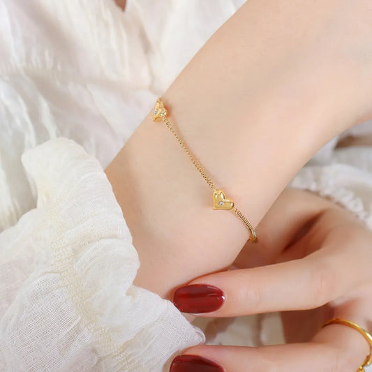 Delicate Golden Heart - shaped Charm Bracelet